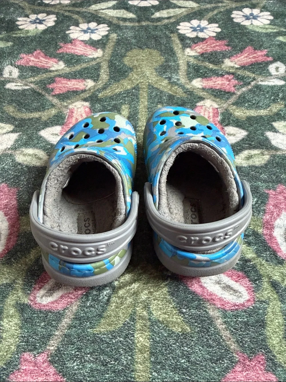 CROCS Kids Blue & Green Camo Fleece-Lined Clogs